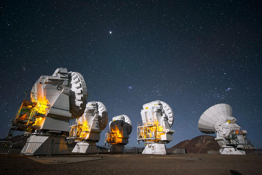Alma antennas by night, so at work