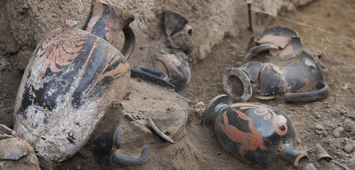 Tracing Back The Potters Of Pompeii Cnrs News